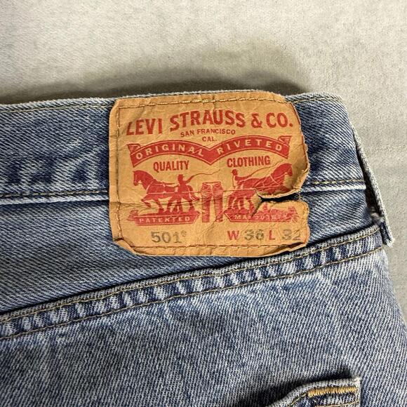 Levis 501 Jeans Mens 36x32 Blue Medium Wash Straight Leg Original Denim - Picture 5 of 7